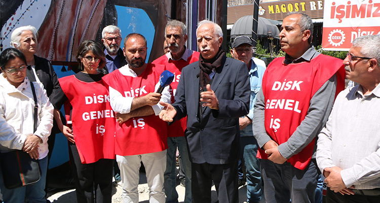 DEM Parti Van Milletvekili Sinan Çiftyürek, Dersim Belediyesinde kayyum tarafından işten atılan işçilerle ilgili İçişleri Bakanı Ali Yerlikaya’nın yanıtlaması istemiyle soru önergesi verdi.